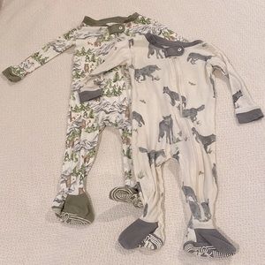 Burt’s Bees Baby organic footie pajamas 6-9 months wolf and bear